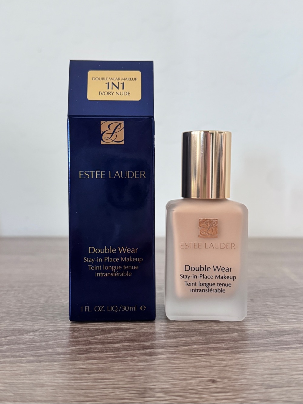 Estee Lauder Double Wear Foundation 1N1 Ivory Nude